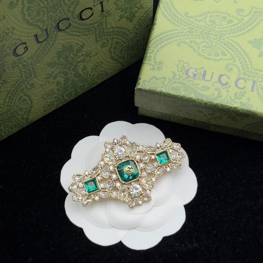 Gucci Brooch Gold 184036