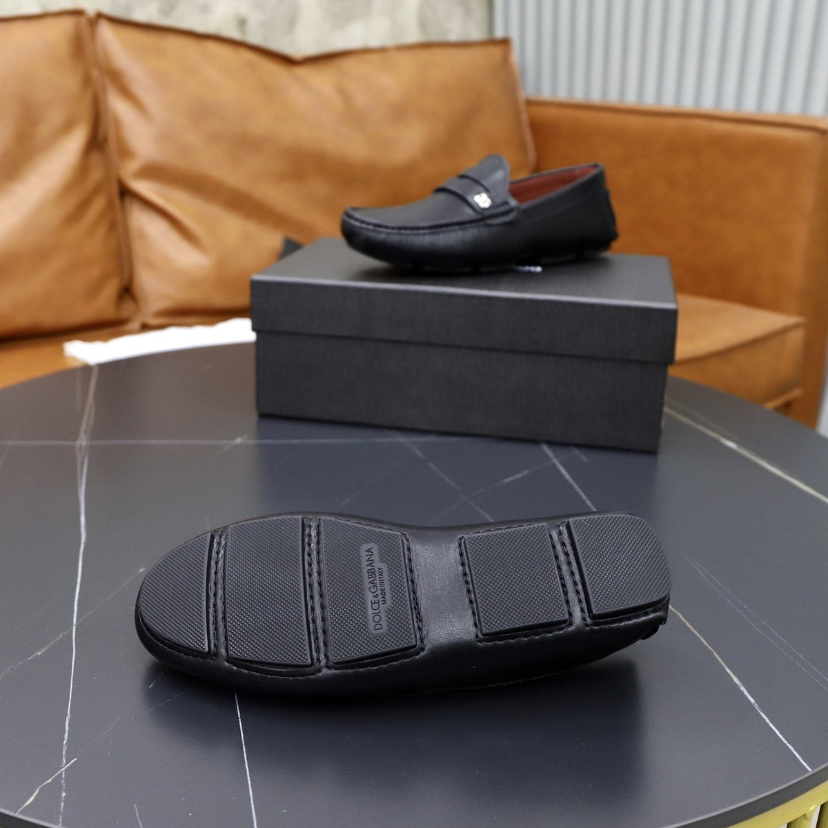 Dolce & Gabbana Black Logo-Detail Loafers — detail