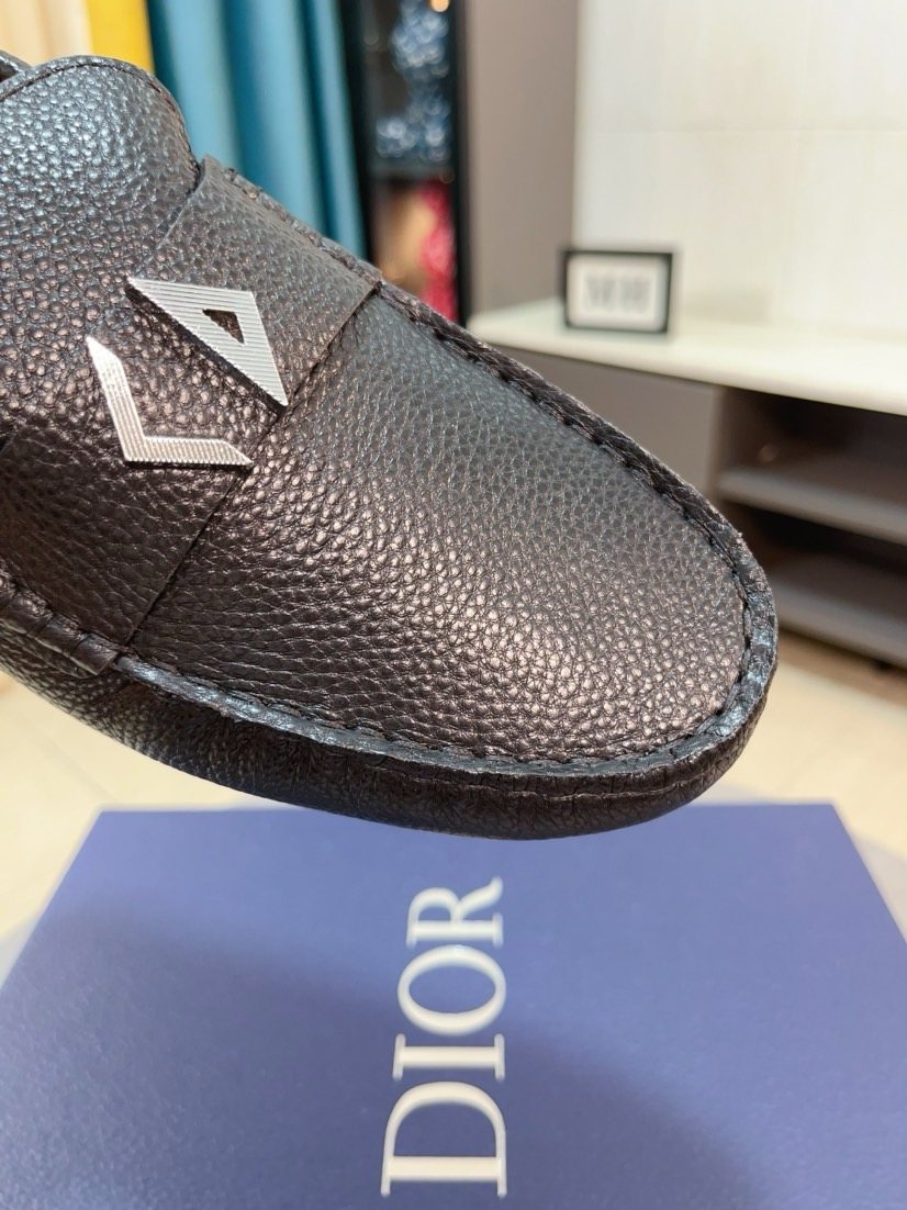Dark Gray Pebbled Hardware Loafers — detail